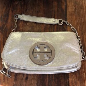 ✨Silver Tory Burch Reva Crossbody✨